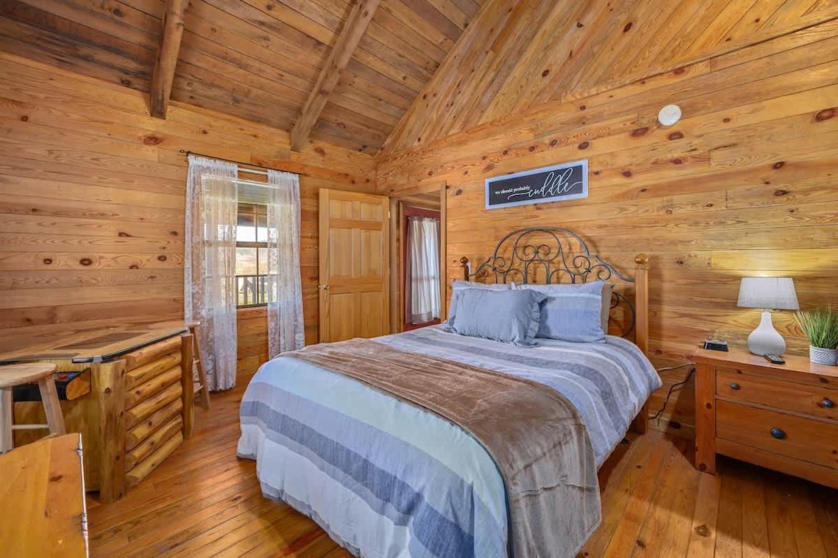 Beautiful View! Log Cabin,Fireplace,Hot Tub,Arcade,Pool,Fishing Sevierville Kültér fotó