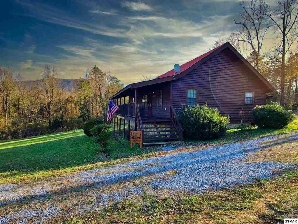 Beautiful View! Log Cabin,Fireplace,Hot Tub,Arcade,Pool,Fishing Sevierville Kültér fotó