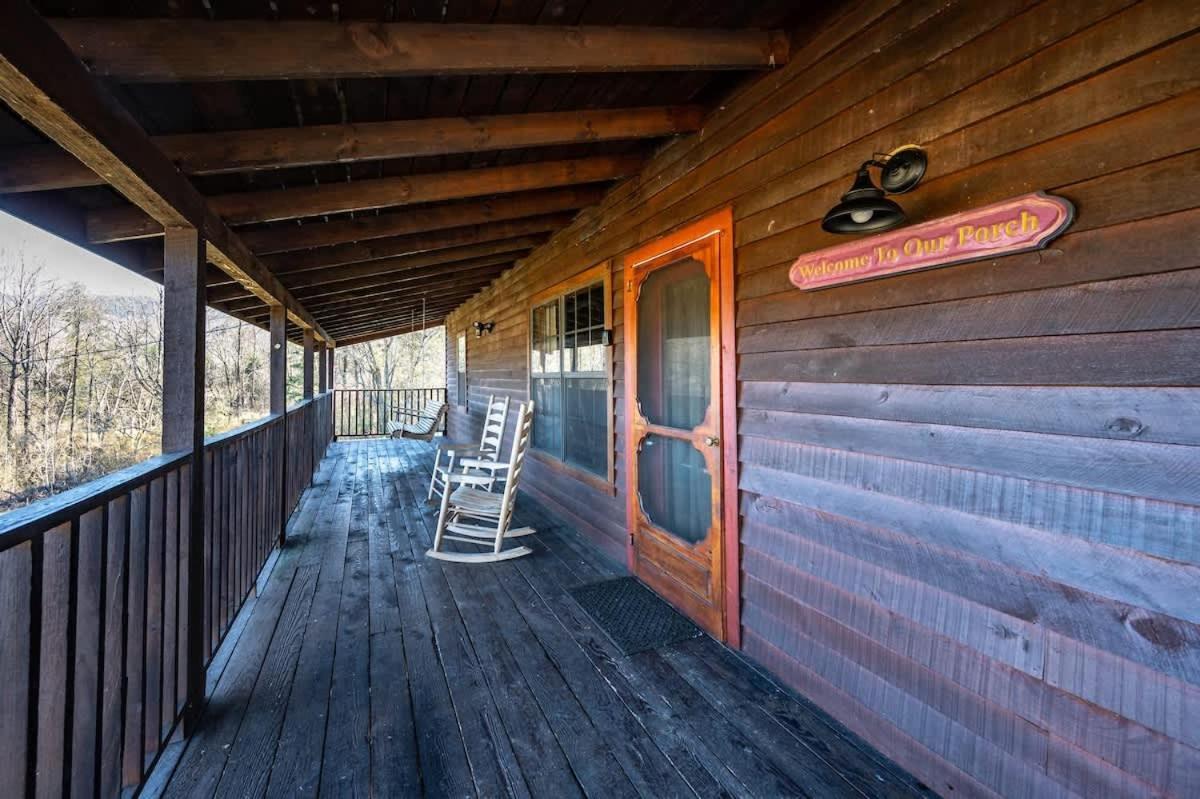 Beautiful View! Log Cabin,Fireplace,Hot Tub,Arcade,Pool,Fishing Sevierville Kültér fotó
