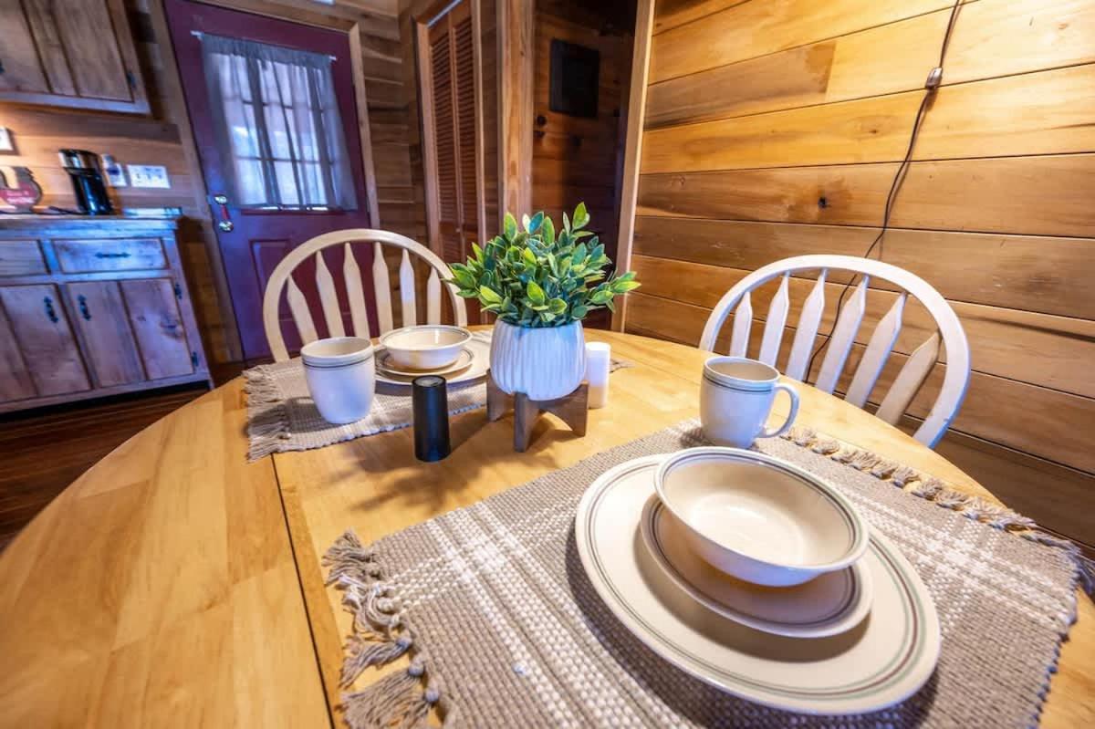 Beautiful View! Log Cabin,Fireplace,Hot Tub,Arcade,Pool,Fishing Sevierville Kültér fotó