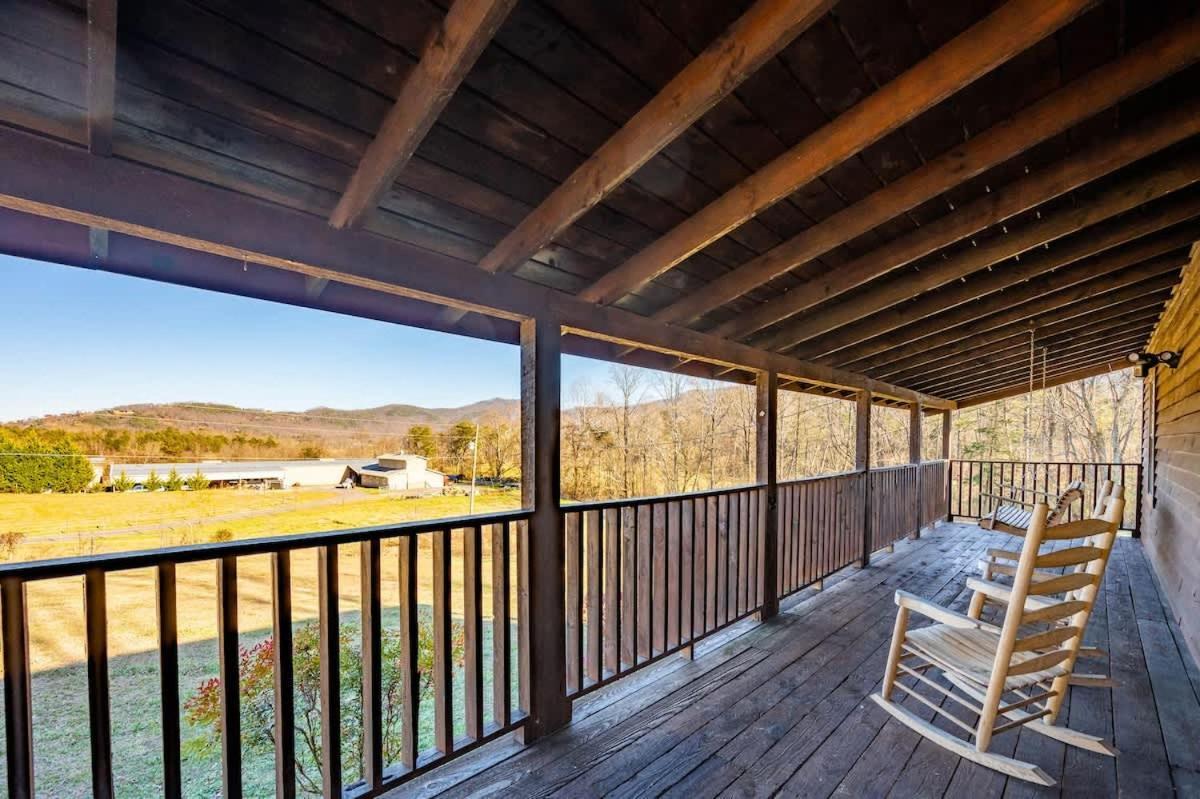 Beautiful View! Log Cabin,Fireplace,Hot Tub,Arcade,Pool,Fishing Sevierville Kültér fotó